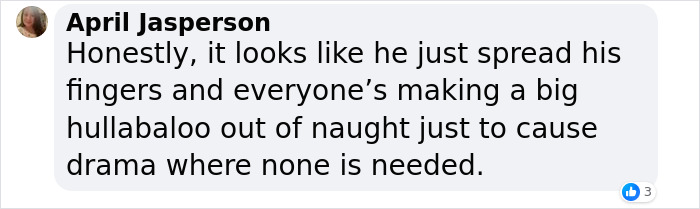 “Worst Photoshopped Pic”: People Left Confused By Prince Louis In Royal Family’s Christmas Photo “Worst Photoshopped Pic”: People Left Confused By Prince Louis In Royal Family’s Christmas Photo