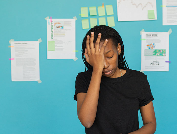 Teacher Makes A DIY Chair From A Car Seat But Principal Replaces It With A Cheap One, Regrets It Teacher Makes A DIY Chair From A Car Seat But Principal Replaces It With A Cheap One, Regrets It