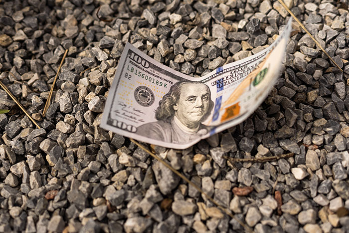 Entitled Man Cuts In Line And Yells At A Kid At Food Court, Loses $147 Due To His Rudeness Entitled Man Cuts In Line And Yells At A Kid At Food Court, Loses $147 Due To His Rudeness