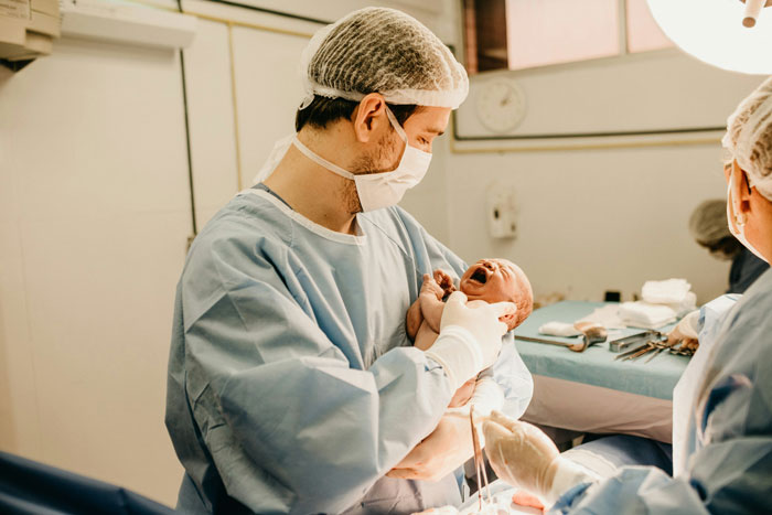 Husband Thinks Wife Should Apologize To Her Doctor For Cursing At Him While Giving Birth