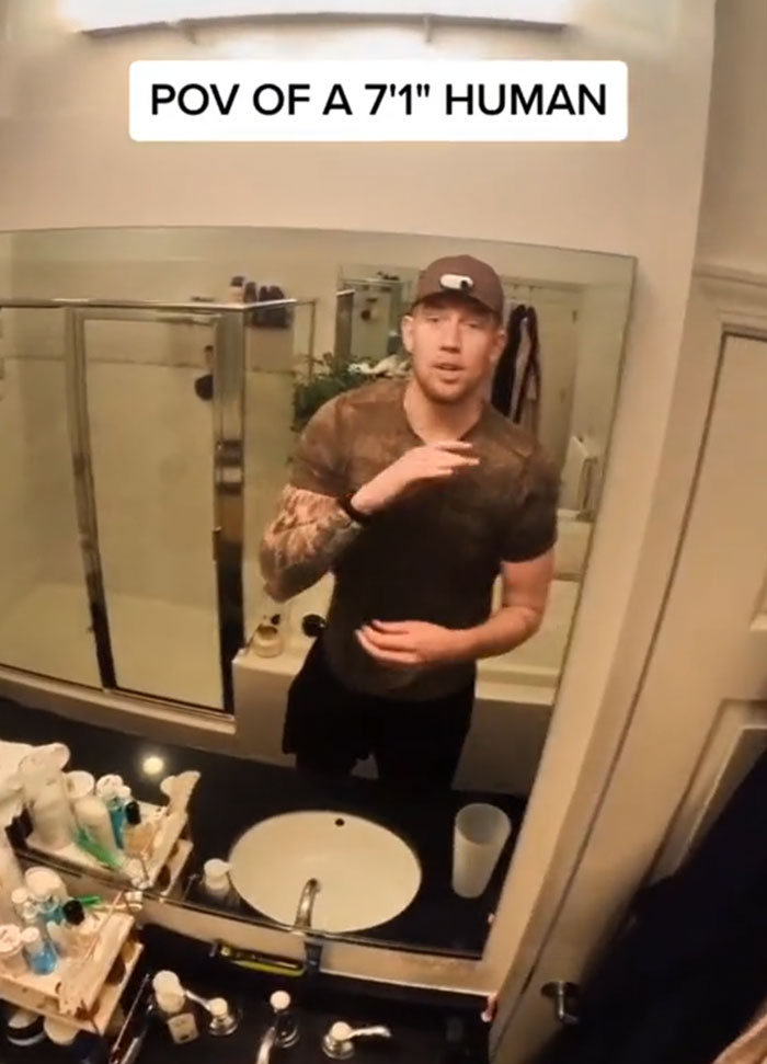 This TikToker Shares What Life Looks Like When You're 7’1” Tall And People Are Here For It This TikToker Shares What Life Looks Like When You're 7’1” Tall And People Are Here For It