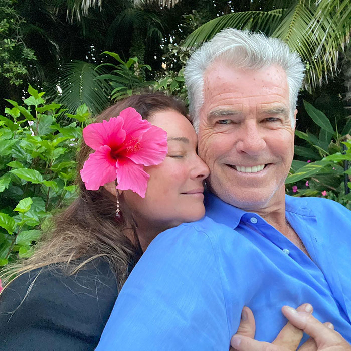 Anonymous Troll’s Viral Post Body-Shaming Pierce Brosnan's Wife Completely Backfires Anonymous Troll’s Viral Post Body-Shaming Pierce Brosnan's Wife Completely Backfires
