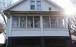 Christmas Music Keeps Blasting In Our Ears Everywhere, And Here Are 30 Of The Funniest Tweets About It