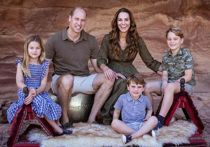 “Worst Photoshopped Pic”: People Left Confused By Prince Louis In Royal Family’s Christmas Photo