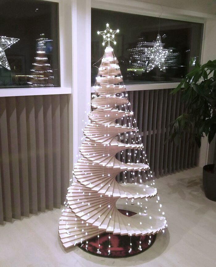 Mi padre ha hecho este árbol de Navidad, me encanta