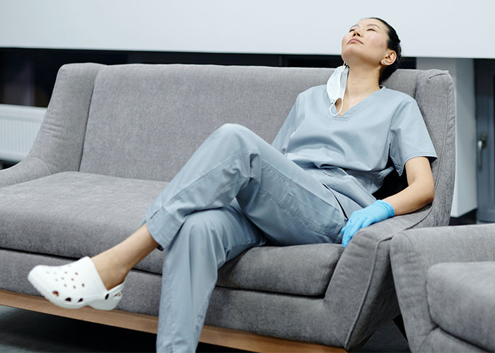 “Did That Really Just Happen?”: 35 Scandalous Workplace Christmas Parties That Are Hard To Forget