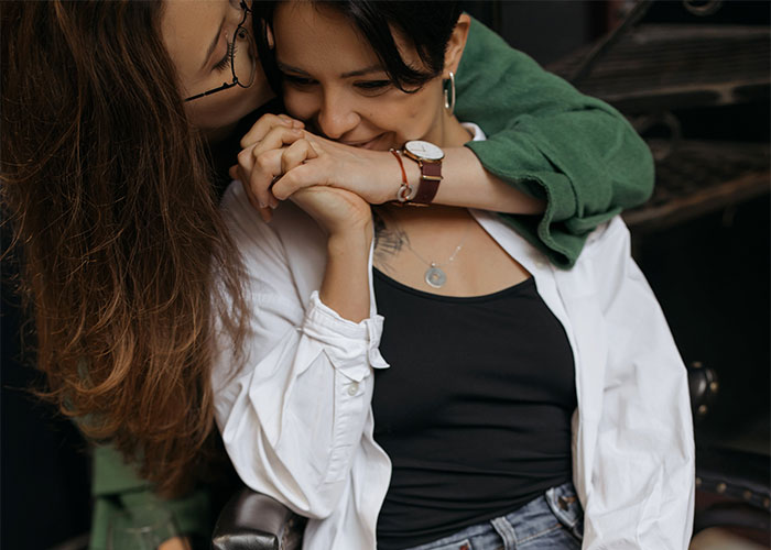 “He Is Married”: Person Sees What They Weren’t Supposed To At Office Xmas Party, Needs Advice “He Is Married”: Person Sees What They Weren’t Supposed To At Office Xmas Party, Needs Advice