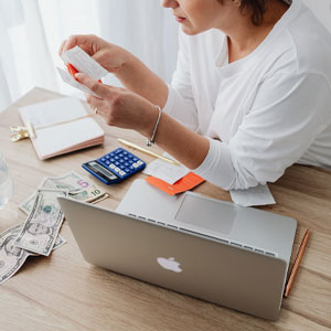 “This Isn’t Love, Love Is A Verb”: Woman Kicks BF Out For Eating The Food She Could Barely Afford