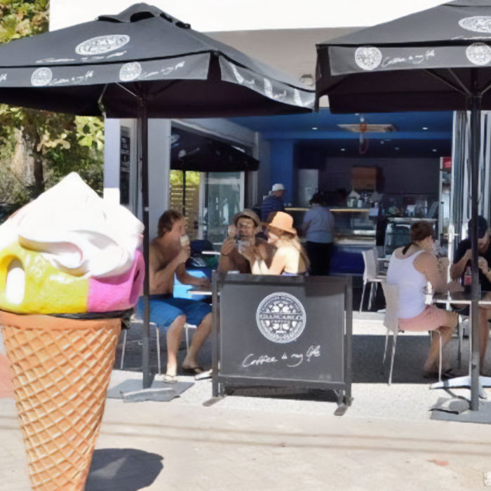 Mom Tries To Cancel Cafe That Kicked Out Crying Toddler, Faces Backlash Instead Mom Tries To Cancel Cafe That Kicked Out Crying Toddler, Faces Backlash Instead