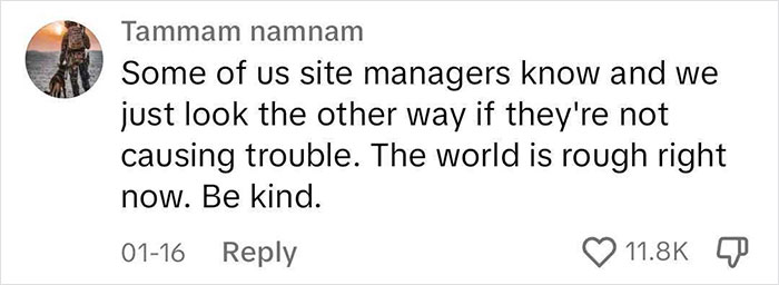 Guy Shares That He Lives In A Storage Unit, Because It's Much Cheaper Than An Apartment Guy Shares That He Lives In A Storage Unit, Because It's Much Cheaper Than An Apartment