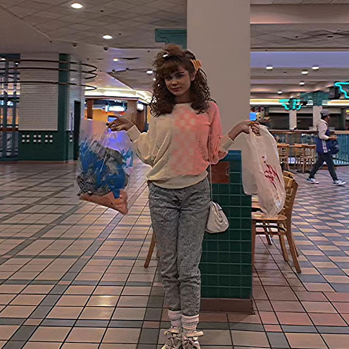 “Just Be Yourself”: 20-Year-Old Woman Lives in The 1980s, And She Couldn’t Be Happier “Just Be Yourself”: 20-Year-Old Woman Lives in The 1980s, And She Couldn’t Be Happier