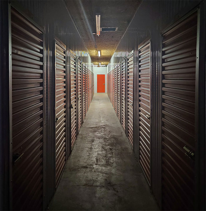 Guy Shares That He Lives In A Storage Unit, Because It's Much Cheaper Than An Apartment