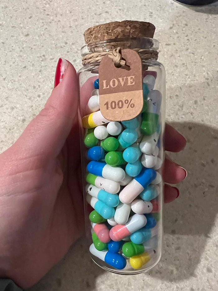 Put Love In Small Doses: A Unique Gift Featuring 90 Personal Notes In Tiny, Charming Capsules Inside A Lovely Glass Bottle