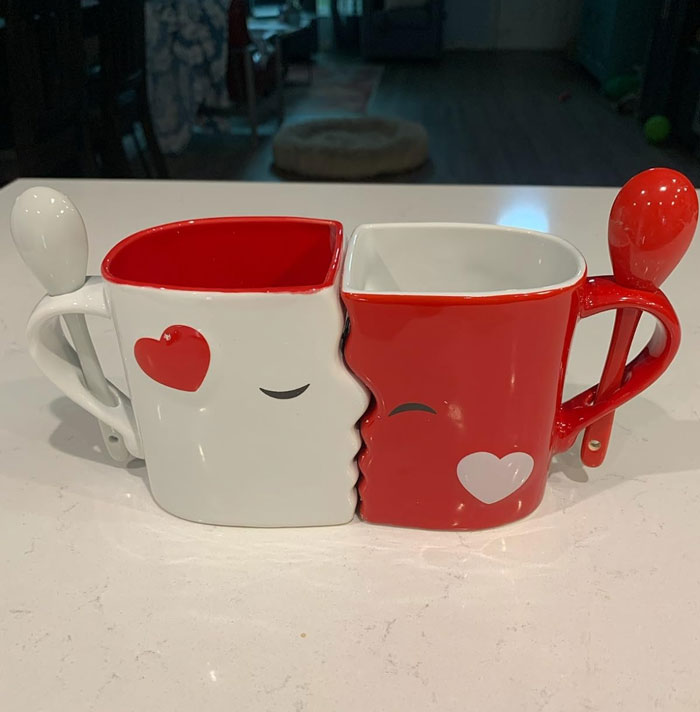 Seal The Deal With The Kiss That Lasts Forever With These Kissing Mugs Set, Exquisitely Crafted For That Special Loved One