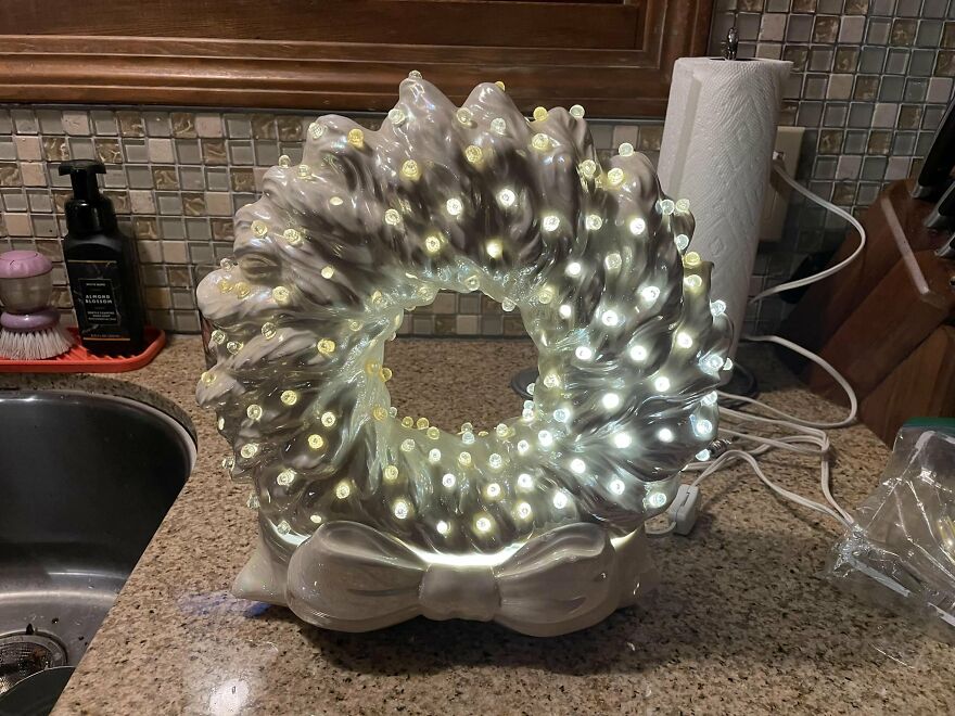 I Saw Someone Post A Green Ceramic Wreath Crafted On Here And Thought If I Couldn’t Afford The Fun Ceramic Trees This Is A Close Second! I Found This At Salvation Army Thrift In Red Bluff Ca. $10!!! I Really Feel Like I Scored, It’s Missing Some Of The Clear Plastic Beads But No Worries It Lights Up Perfectly. It’s Signed In The Bottom, Vera, ‘86. Thank You Vera❤️