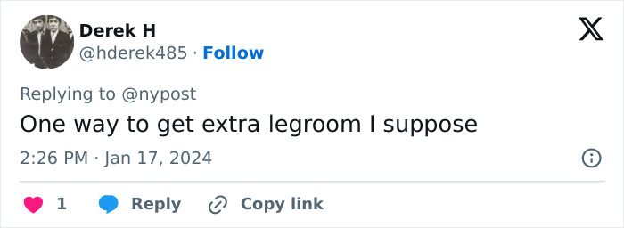 “We Tried Our Best”: Passenger Trapped In Airplane’s Toilet Receives Defeated Note From Cabin Crew “We Tried Our Best”: Passenger Trapped In Airplane’s Toilet Receives Defeated Note From Cabin Crew
