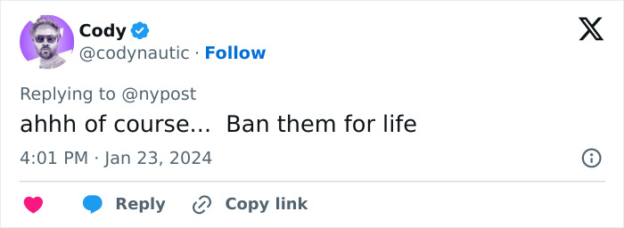 “We Won’t Tolerate It”: Man Who Delayed A Flight By 3 Hours Gets Slammed By Airplane Passengers “We Won’t Tolerate It”: Man Who Delayed A Flight By 3 Hours Gets Slammed By Airplane Passengers