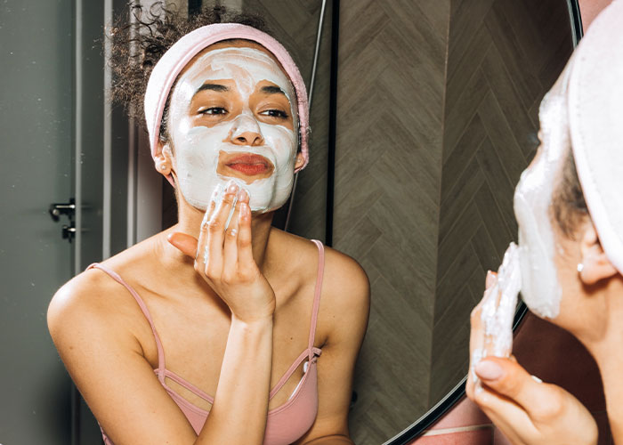 “Exaggerated” Cosmetic Trends May Have Caused Gen-Zs To Look Older Than Millennials “Exaggerated” Cosmetic Trends May Have Caused Gen-Zs To Look Older Than Millennials