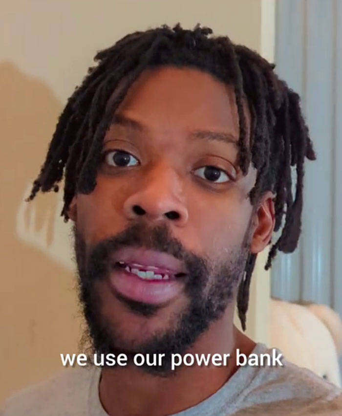 Guy Shares That He Lives In A Storage Unit, Because It's Much Cheaper Than An Apartment Guy Shares That He Lives In A Storage Unit, Because It's Much Cheaper Than An Apartment