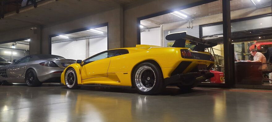 A Lamborghini Diablo Makes An Appearance