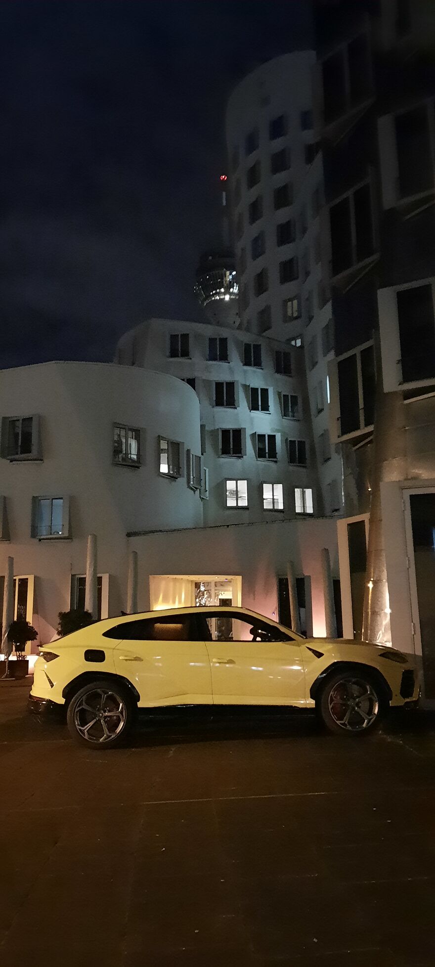 Lamborghini Urus At Frank Gehry Neuer Zollhof