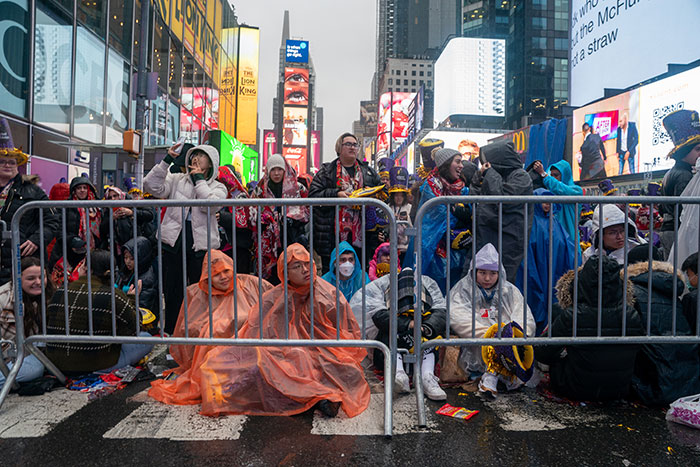 “No Blankets”: Social Media Stunned By People’s Experience Waiting For The Times Square Ball Drop