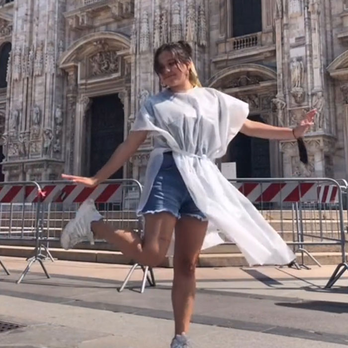 Woman Gets “Dress-Coded” While Visiting Famous Church In Milan, Sparking Outrage Online Woman Gets “Dress-Coded” While Visiting Famous Church In Milan, Sparking Outrage Online