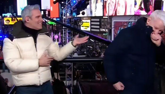 “The Funniest TV Moment Of 2023”: Anderson Cooper Can’t Stop Laughing At John Mayer In Cat Cafe “The Funniest TV Moment Of 2023”: Anderson Cooper Can’t Stop Laughing At John Mayer In Cat Cafe