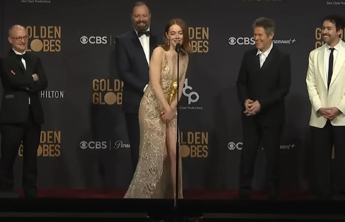 “What Kind Of Question Is That?”: Emma Stone Fans Defend Her After Sarcastic Taylor Swift Comment “What Kind Of Question Is That?”: Emma Stone Fans Defend Her After Sarcastic Taylor Swift Comment