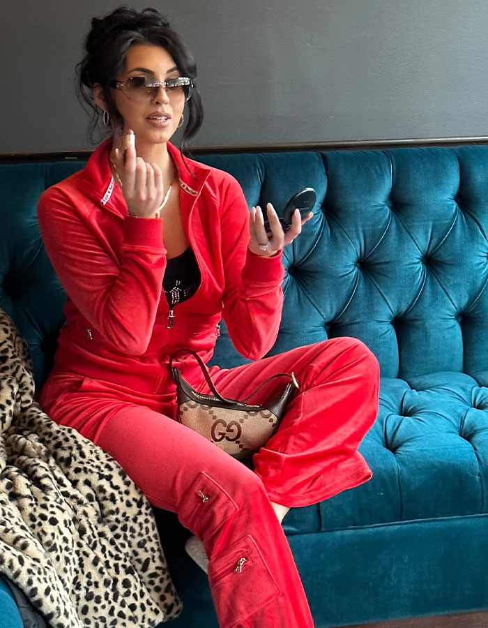 New “Mob Wife Aesthetic” Sees Women Dressing Like Carmela Soprano, Fashion Expert Explains Why
