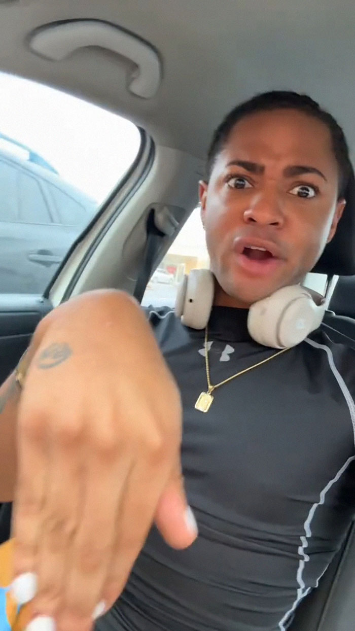 Woman Interrupts Man At The Gym And Tells Him To “Stop Staring,” But He Has The Perfect Comeback Woman Interrupts Man At The Gym And Tells Him To “Stop Staring,” But He Has The Perfect Comeback