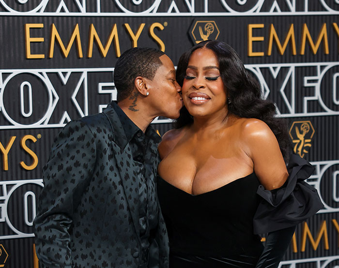 “I Want To Thank Me”: Niecy Nash-Betts Is Praised For Her Acceptance Speech After Winning An Emmy