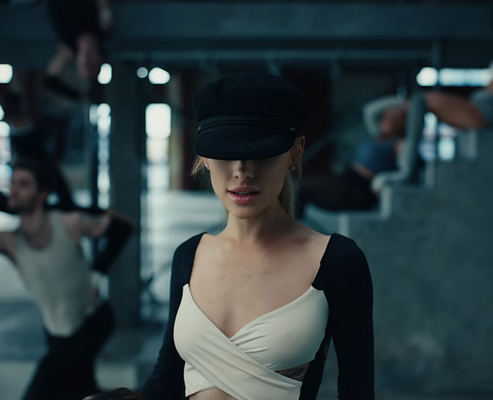 “Can We Just Cancel Her?“: Ariana Grande Loses 350k Followers Amid New Controversial Single “Can We Just Cancel Her?“: Ariana Grande Loses 350k Followers Amid New Controversial Single