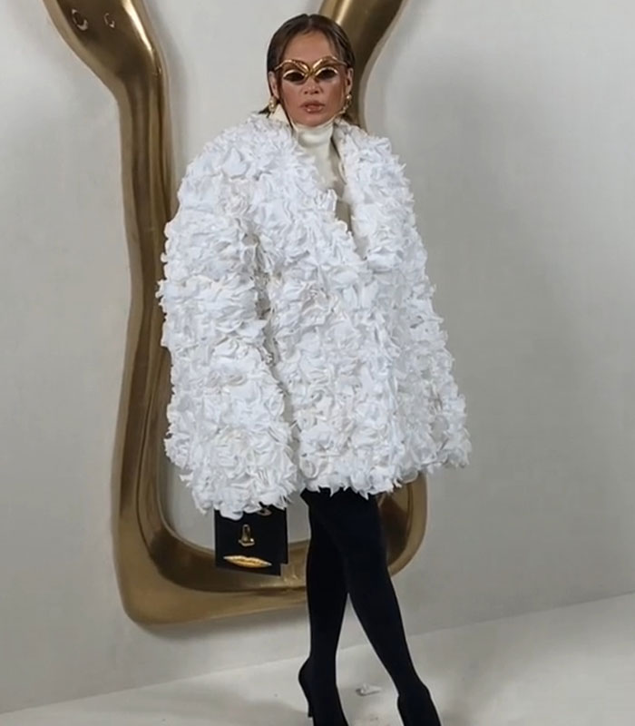 JLo Wore 7,000 Live Roses To Paris Fashion Show, And People Can’t Stop Talking About It