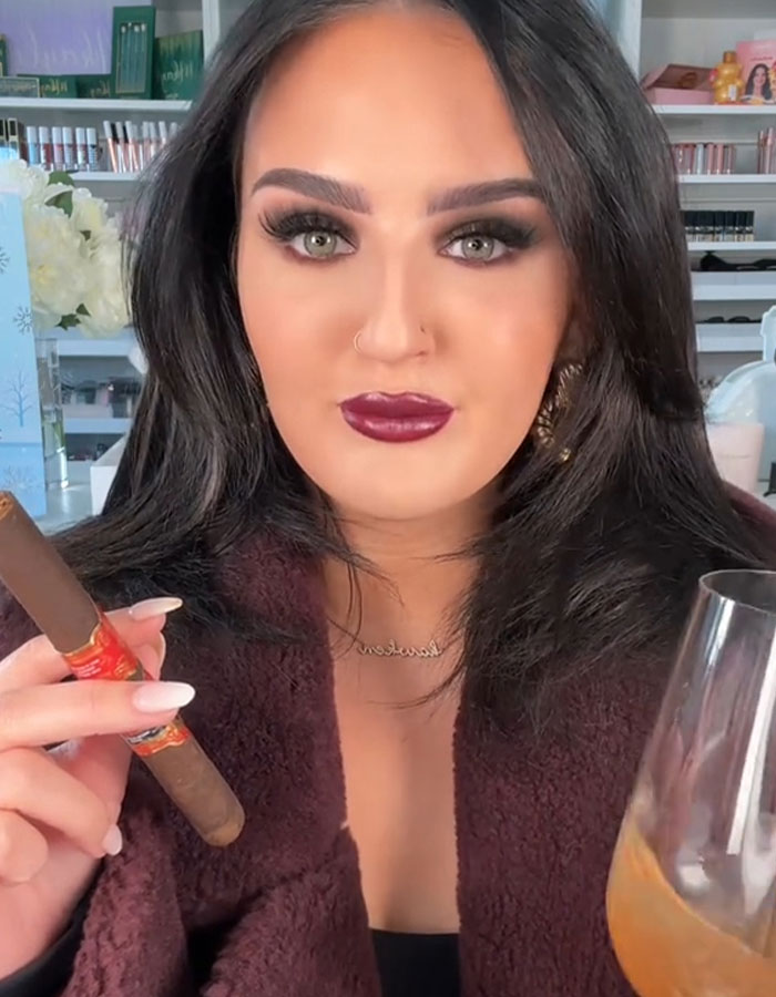 “This Is Not Just a Look”: Real Mob Wife Reacts To “Mob Wife Aesthetic” That’s Taking TikTok By Storm