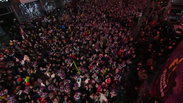 “No Blankets”: Social Media Stunned By People’s Experience Waiting For The Times Square Ball Drop “No Blankets”: Social Media Stunned By People’s Experience Waiting For The Times Square Ball Drop