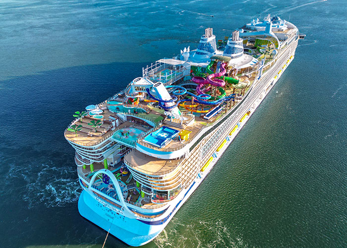 “Icon Of The Seas Is Crazy”: The World’s Largest Cruise Ship Leaves People Flabbergasted “Icon Of The Seas Is Crazy”: The World’s Largest Cruise Ship Leaves People Flabbergasted