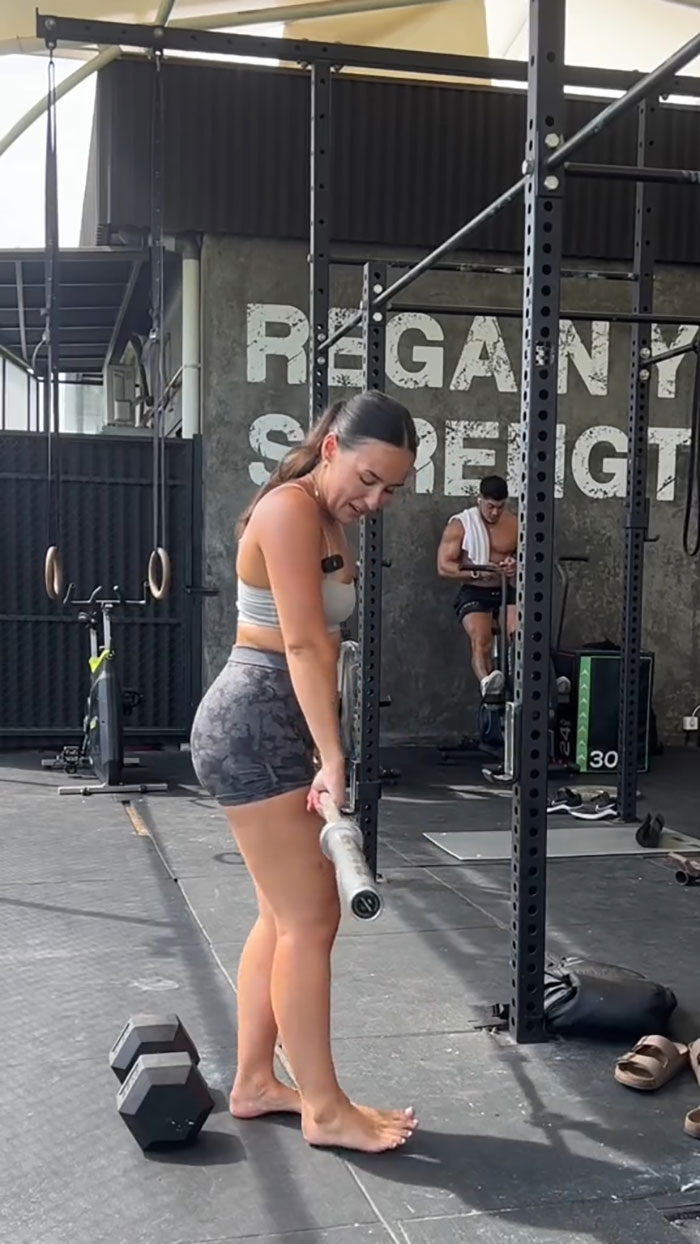 People Praise Woman For “Standing Her Ground” After Man Shows “Blatant Disrespect” At The Gym