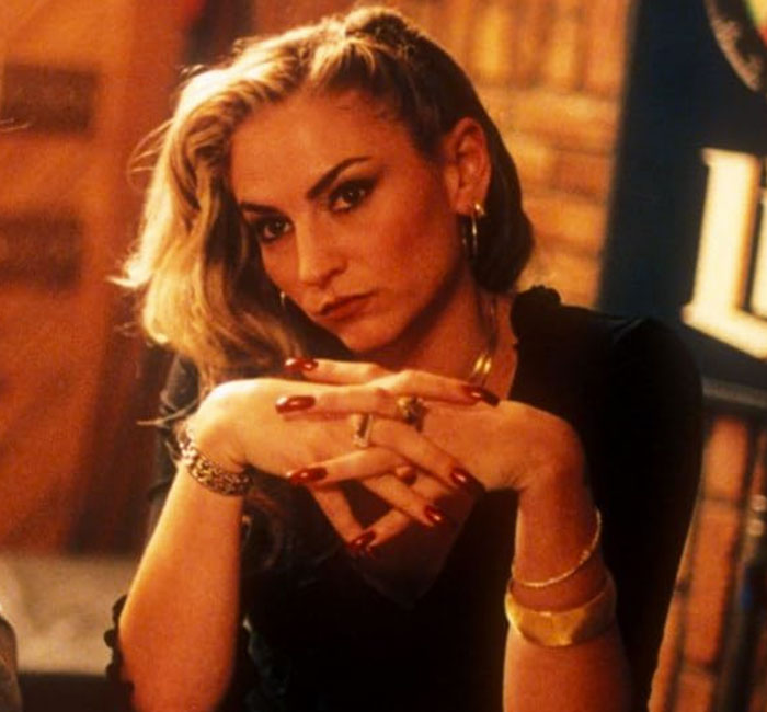 New “Mob Wife Aesthetic” Sees Women Dressing Like Carmela Soprano, Fashion Expert Explains Why