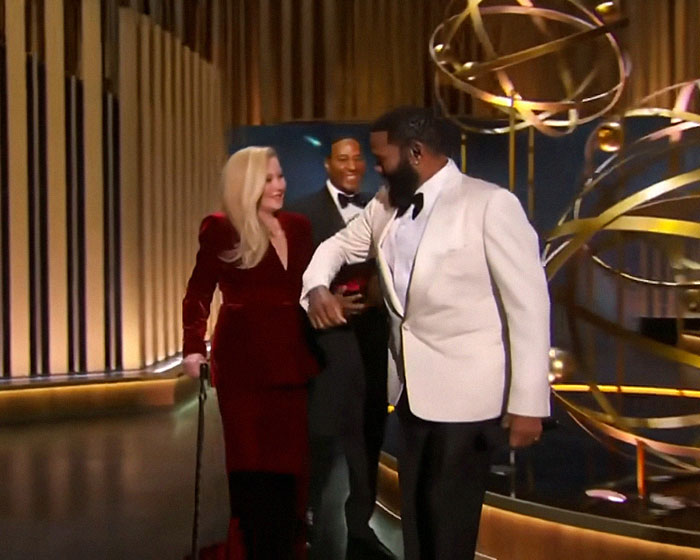“It’s Been An Honor”: Christina Applegate’s Triumphant Presentation Earns Emmys Standing Ovation