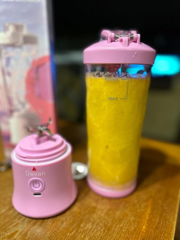 Get Your Vitamins And Your Vibes On Point With This Travel-Ready Blender That’s 270 Watts Of Pure "Smoothie Operator"