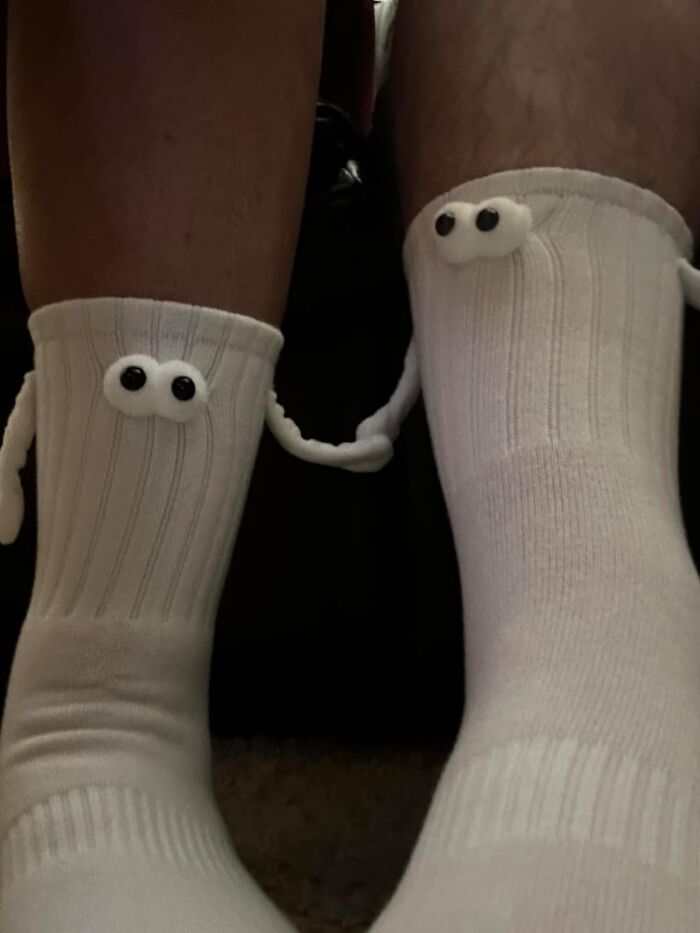 Whether It’s Movie Night Or Just A Lazy Sunday, These Magnetic Holding Hands Socks Are Like A High-Five For Your Feet 