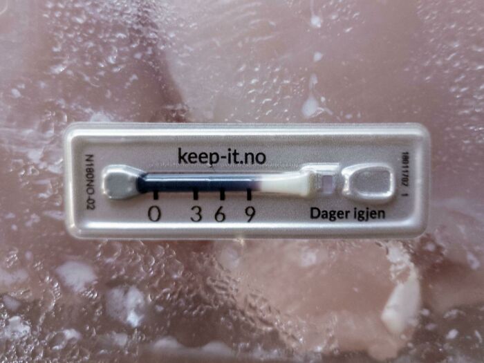 In Norway, The Packed Meat Has A "Thermometer" That Tells You How Many Days Are Left Until It's No Longer Safe To Eat It