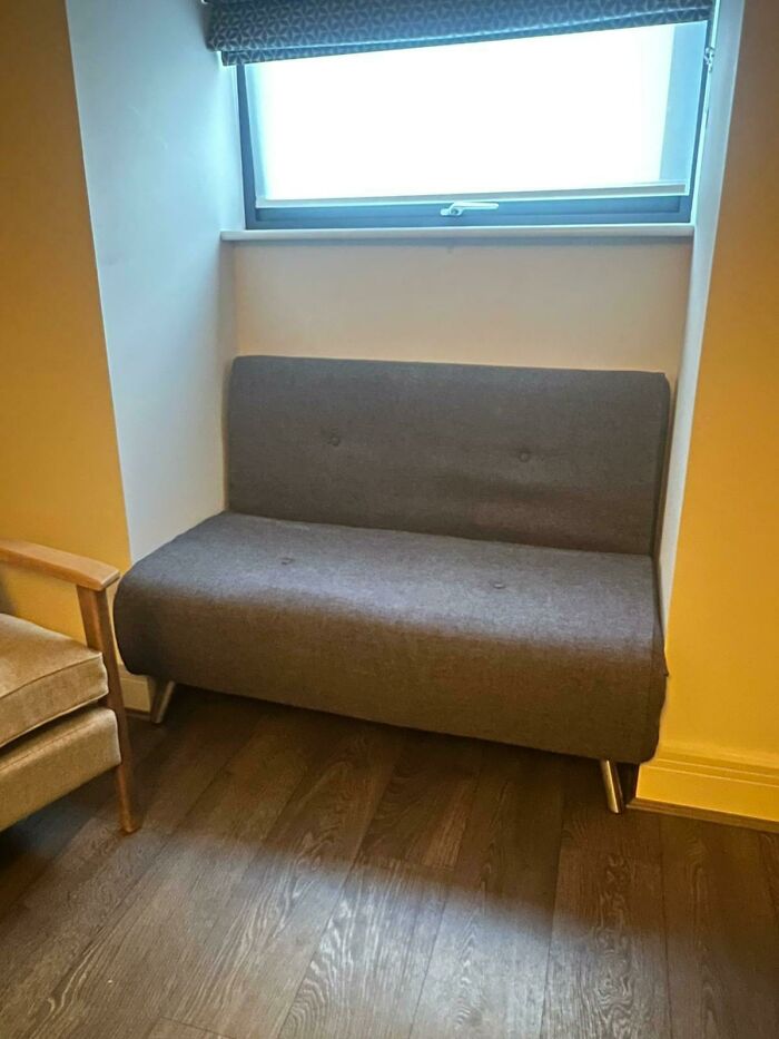 I Sold My Sofa Over Facebook. Buyer Sent Me This Photo. Perfect Fit
