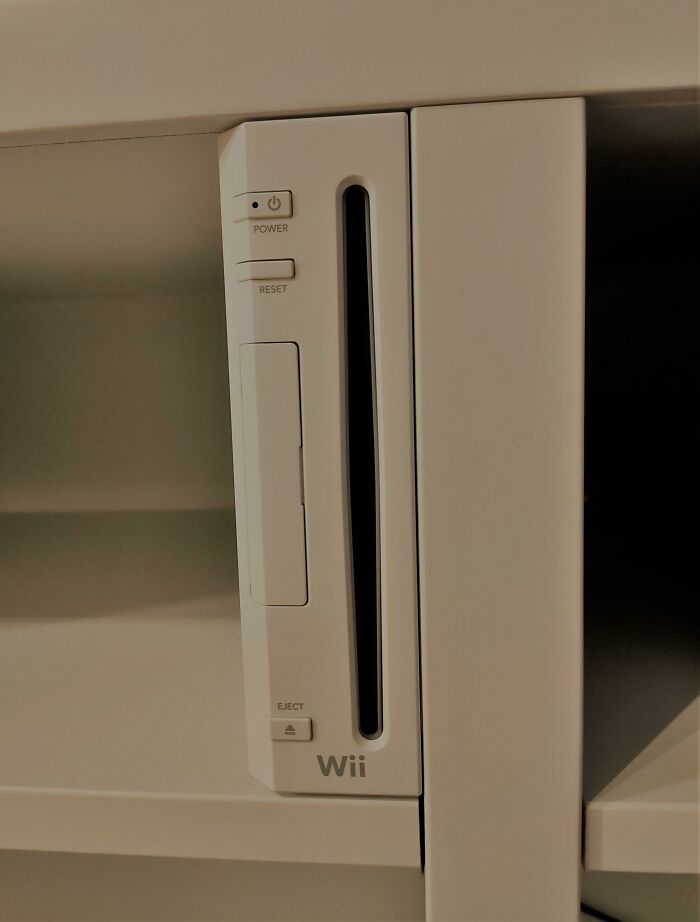 My Wii On My New TV Stand