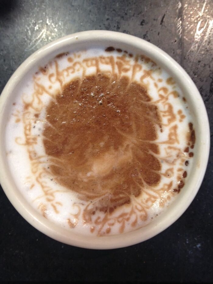 A Barista Tried To Do The Lord Of The Rings Art On A Caramel Latte