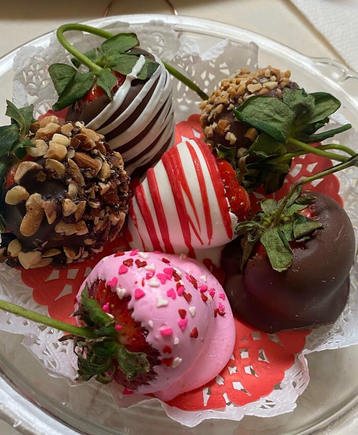 My Boyfriend And I Are In A Long-Distance Relationship. His Mom Made Me Chocolate Strawberries Because She Was Worried I’d Be Lonely On Valentine’s Day