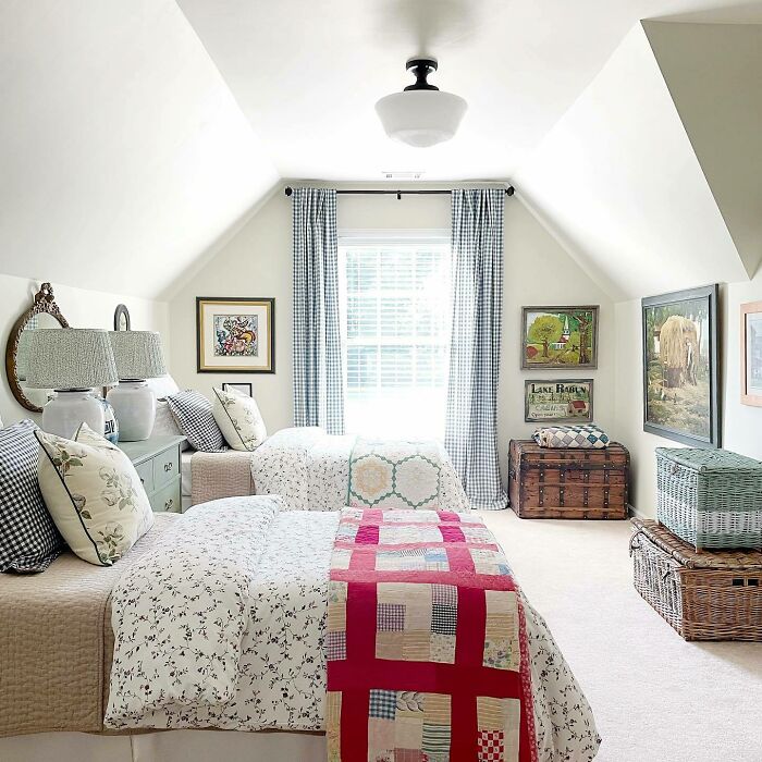 Two bed with gingham pattern quilts