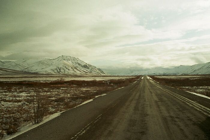 Picture of Dempster Highway with mountains