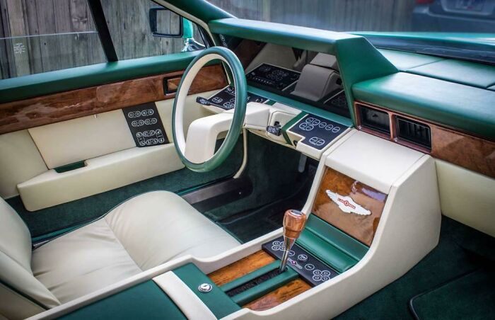 Aston Martin Lagonda Interior With It’s Digital Dashboard